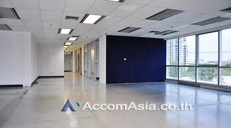 unit Office space For Rent in Ploenchit, Bangkok  near MRT Lumphini (AA15850)